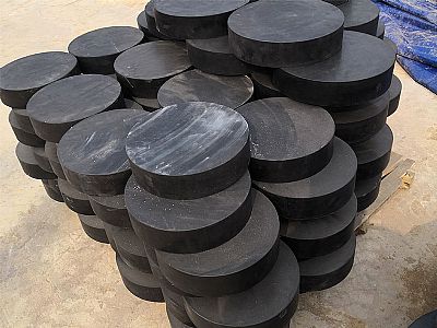 昭通板式橡胶支座由若干层橡胶片与薄钢板经加压硫化